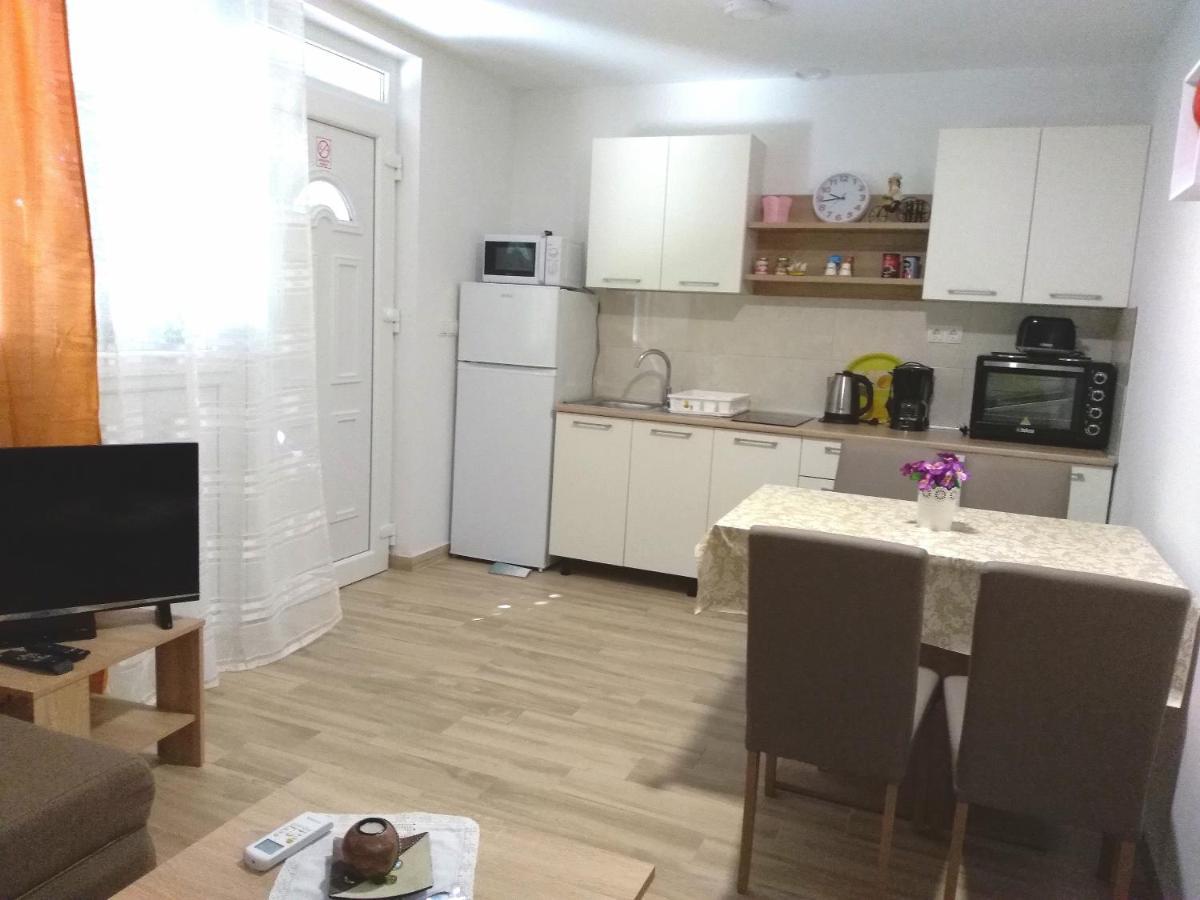 Apartmani Ruzmarin - Seget Donji, Trogir Exterior photo